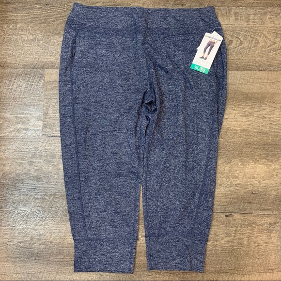 Mondetta French Terry Capri Crop Sweats - Picture 2 of 8
